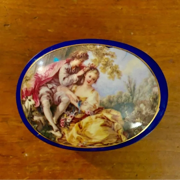 Porcelain Antique Limoges Trinket Box Oval cobalt, courting couple - Picture 1 of 6